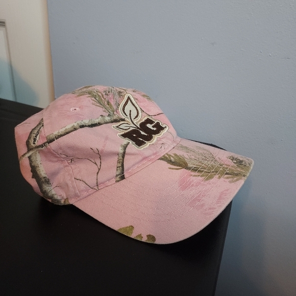 RealTree Girl Pink Camo Strapback Hat Cap Ladies Fit By Outdoor Cap - Picture 1 of 9